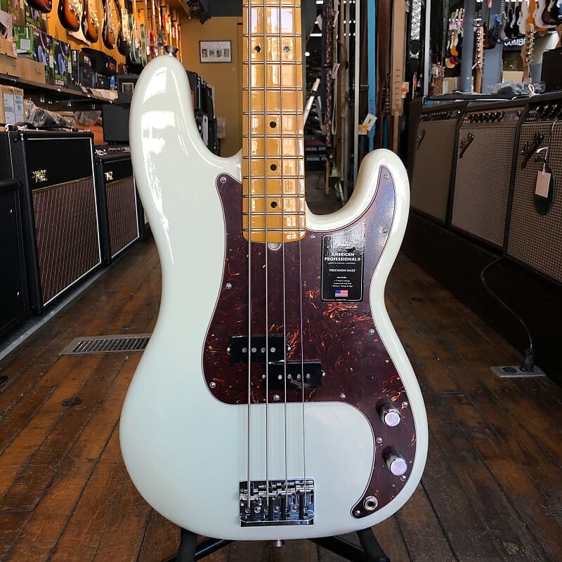 

Fender American Professional II Precision Bass Olympic White с кленовой накладкой на гриф, жесткий футляр
