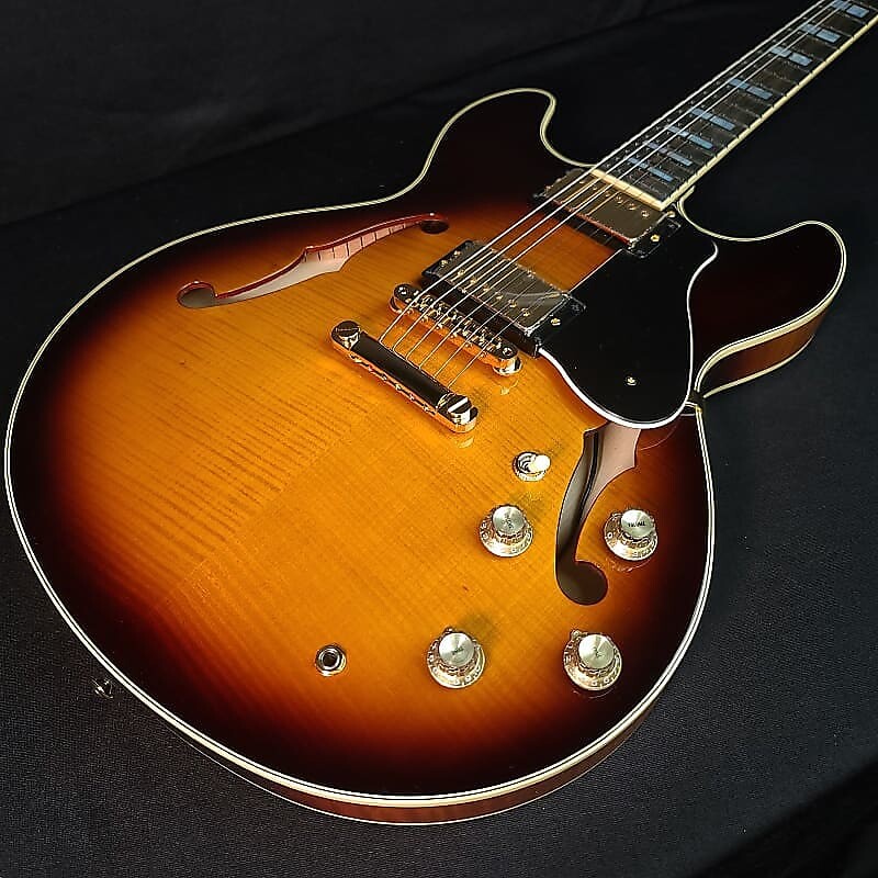 

Полуакустическая электрогитара Yamaha SA2200-OVS, цвет коричневый Sunburst SA2200-OVS Semi-Hollow Electric Guitar