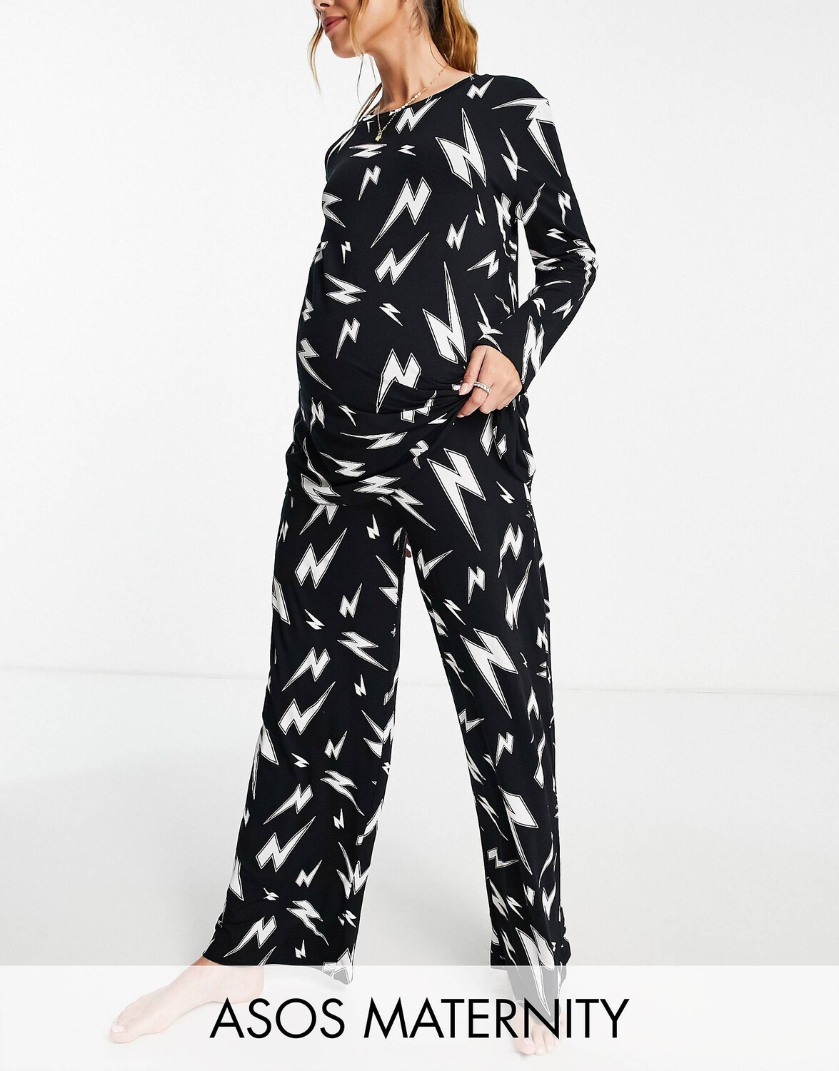 

Черный пижамный комплект из вискозного топа и брюк с молнией ASOS DESIGN Maternity Maternity