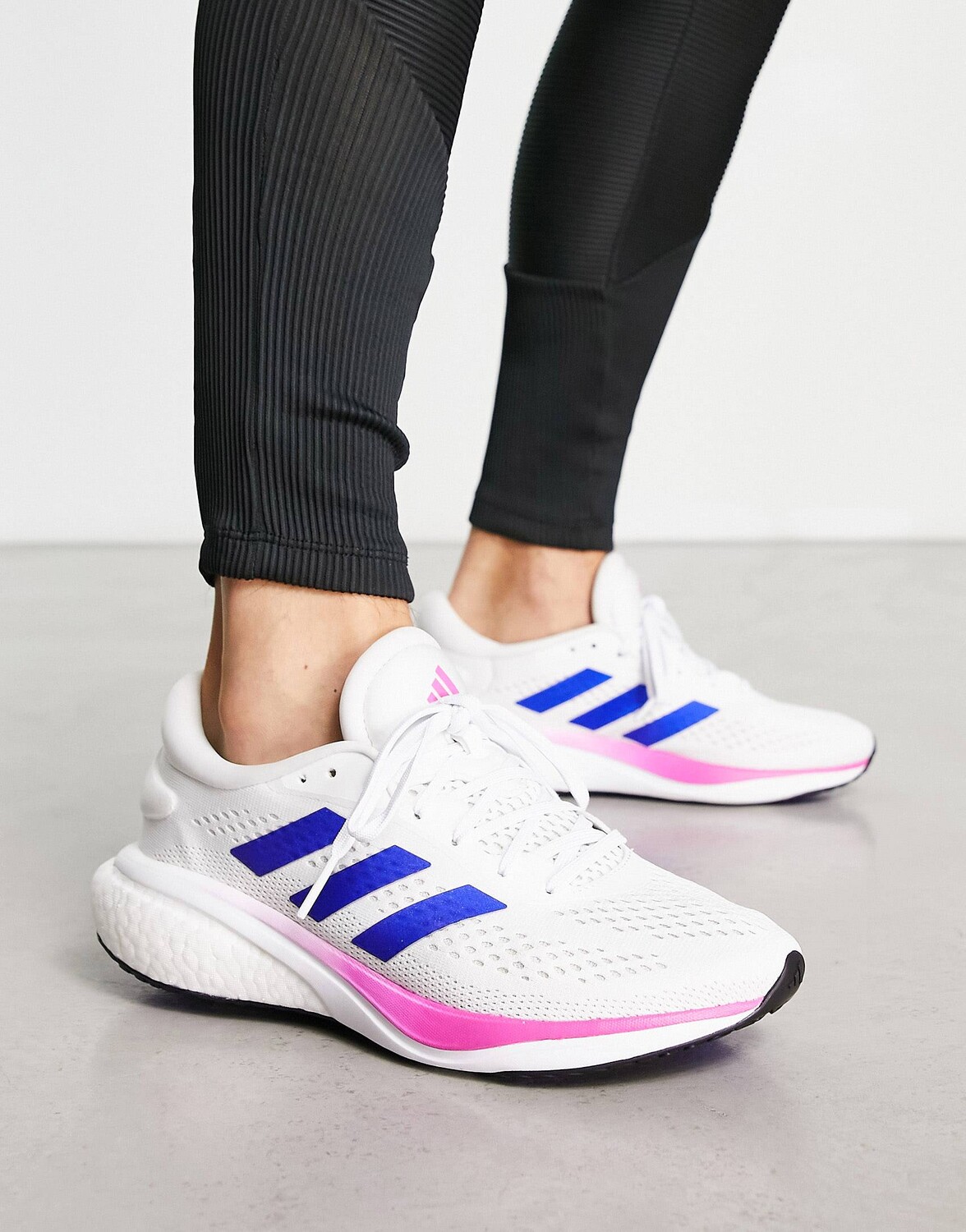 

Бело-синие кроссовки adidas Running Supernova 2