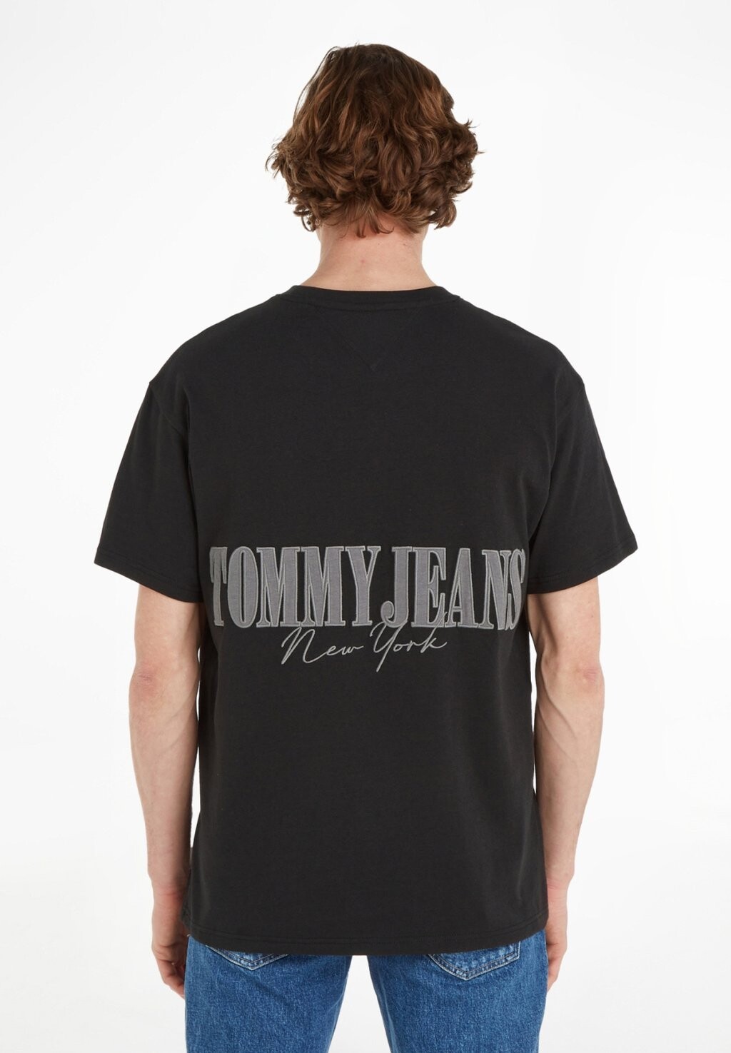 

Футболка с принтом TJM BADGE Tommy Jeans, черный