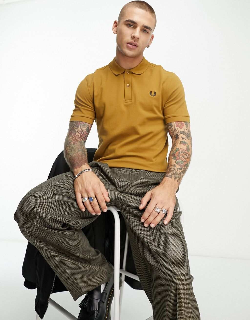 

Однотонная рубашка-поло темного карамели Fred Perry