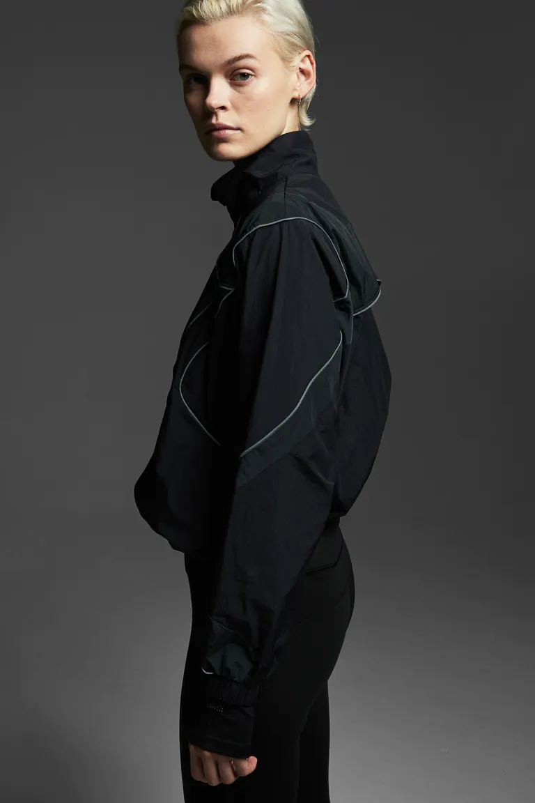 

Водоотталкивающая спортивная куртка H&M, черный