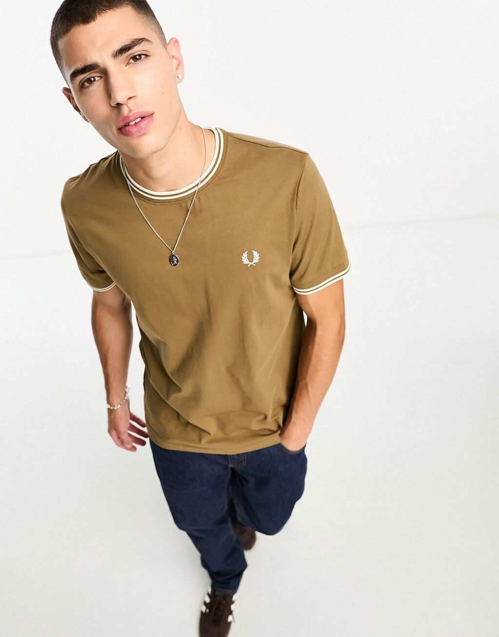 

Футболка с двойным окантовкой Fred Perry цвета серого камня, Серый