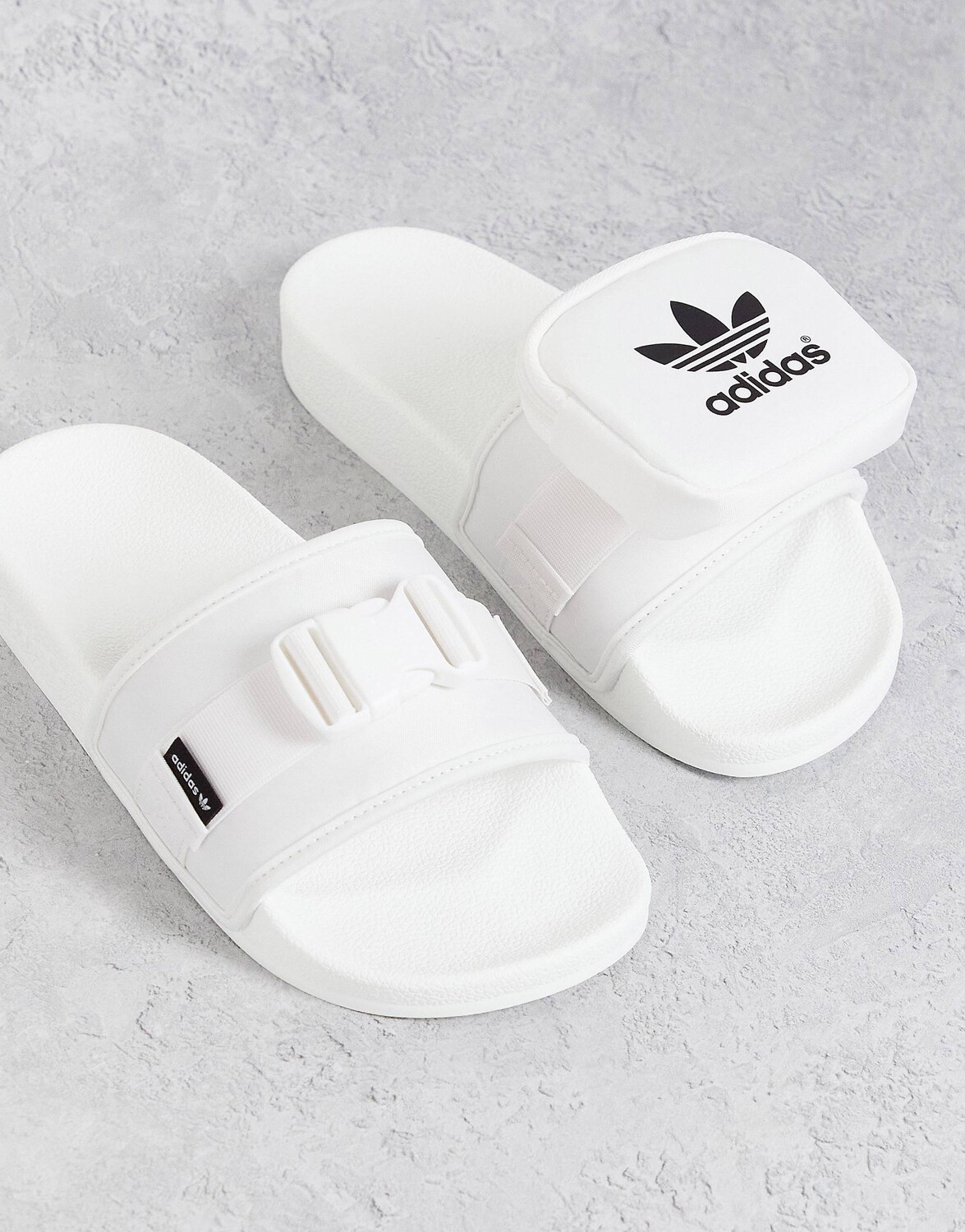 

Белые шлепанцы с сумочкой adidas Originals Adilette