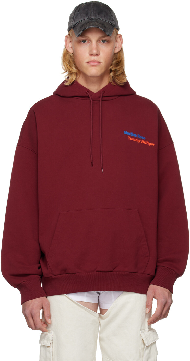 

Темно-красный худи с текстом Tommy Jeans x Martine Rose
