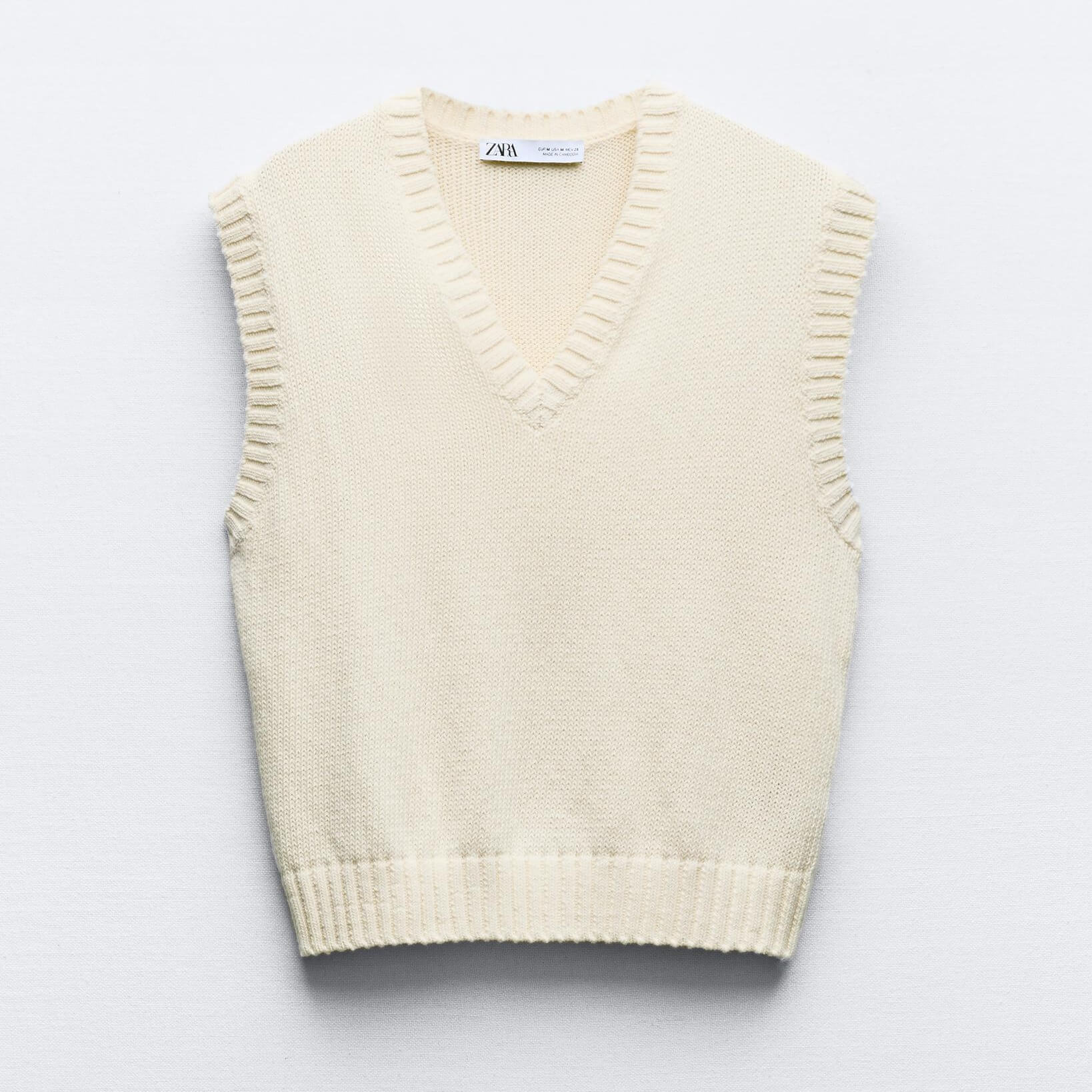 Жилет Zara Plain Knit V-neck, светло-бежевый поло zara plain fine knit светло желтый