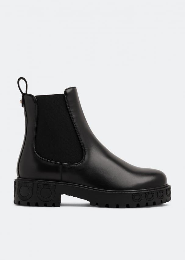 

Ботинки FERRAGAMO Gancini boots, черный