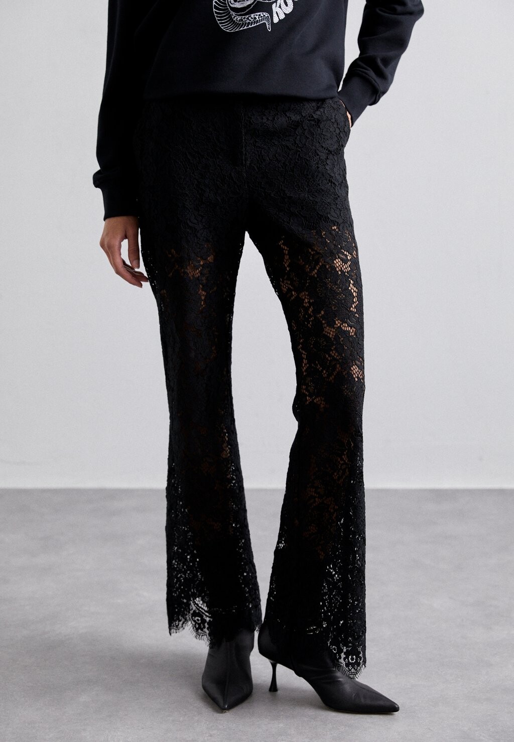 

Брюки Pantalon The Kooples, черный