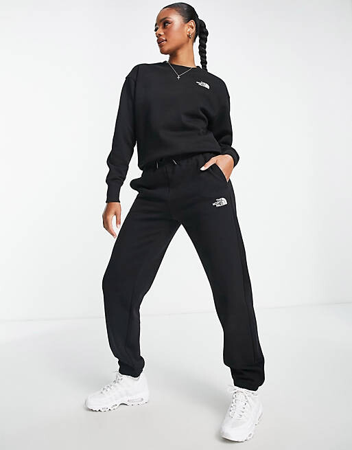 

Черные свободные джоггеры The North Face Essential эксклюзивно на ASOS