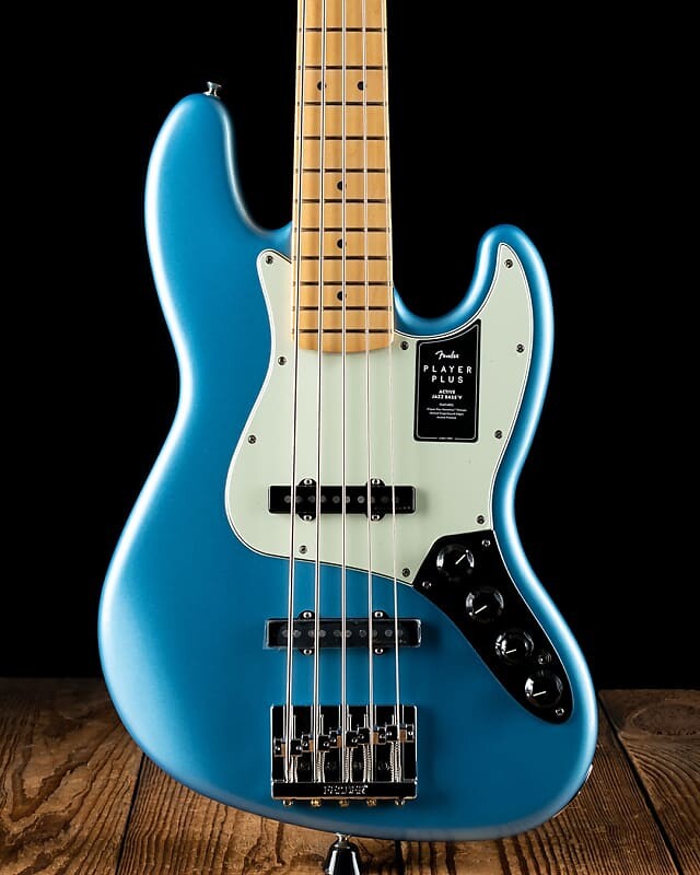

Гитара Fender Player Plus V, сияние опала
