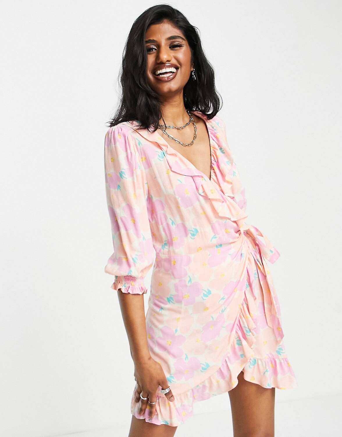 

Платье мини с запахом и неоновым цветочным принтом Topshop