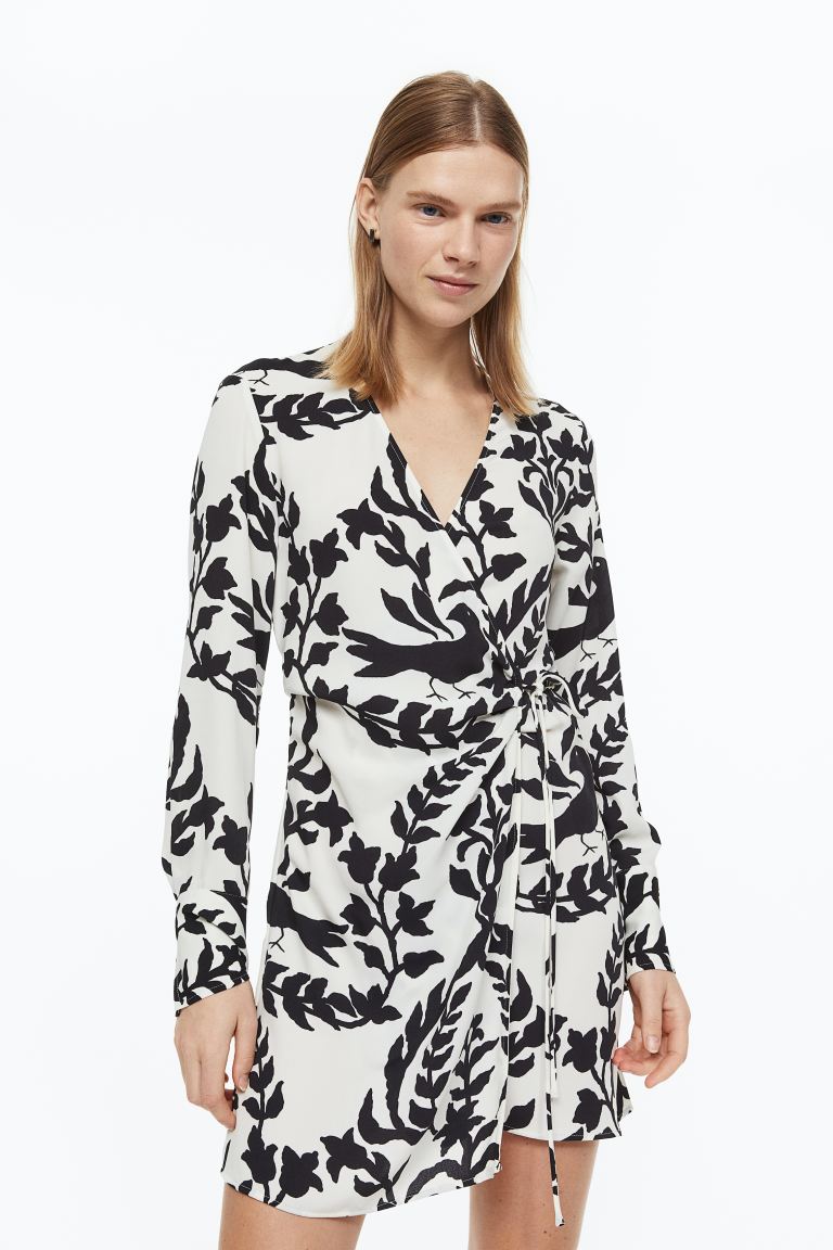 Облегающее платье H&M, белый/узор платье рубашка с завязками h