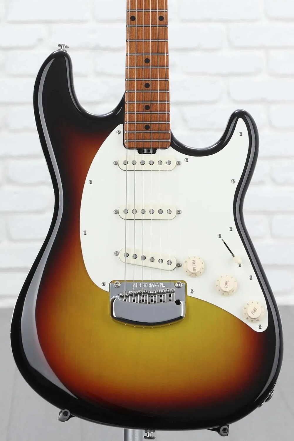 

Ernie Ball Music Man BFR Nitro Cutlass Classic '58 Электрогитара Solidbody - '58 Burst
