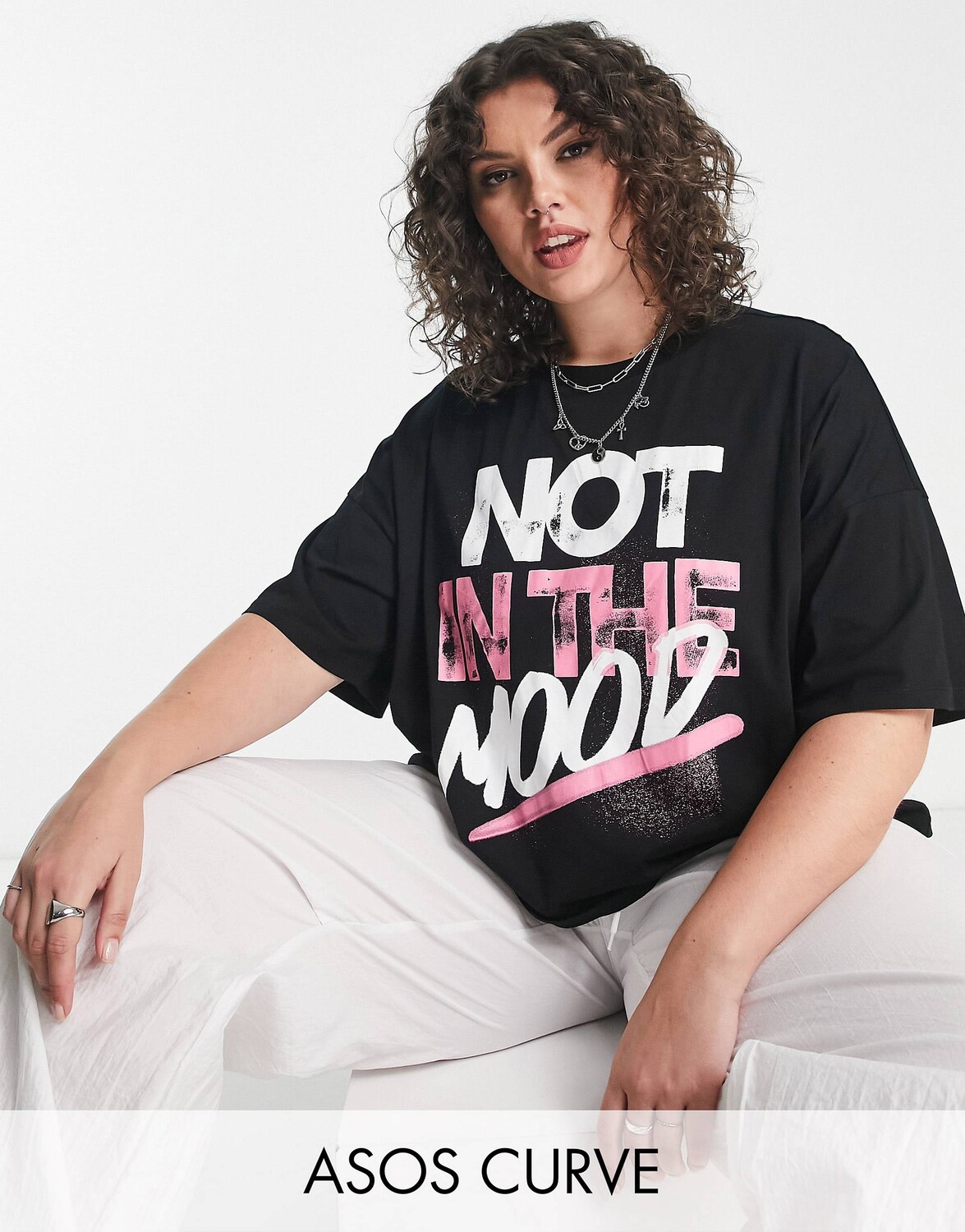 

Черная футболка свободного кроя с надписью \"not in the mood\" ASOS DESIGN Curve