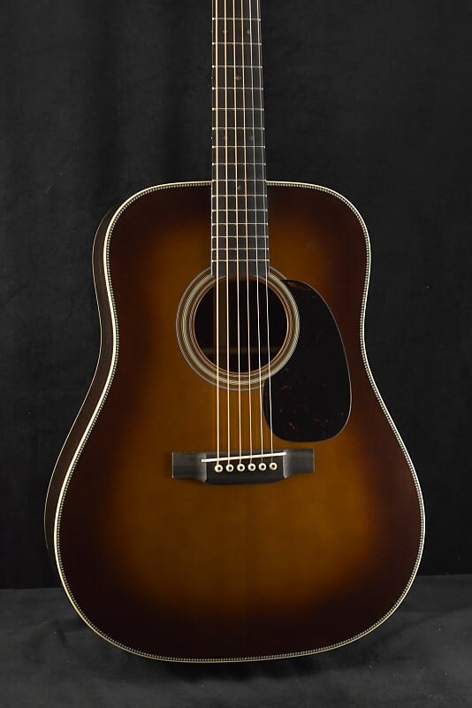 

Martin Custom Shop D-28 Authentic 1937 Ambertone
