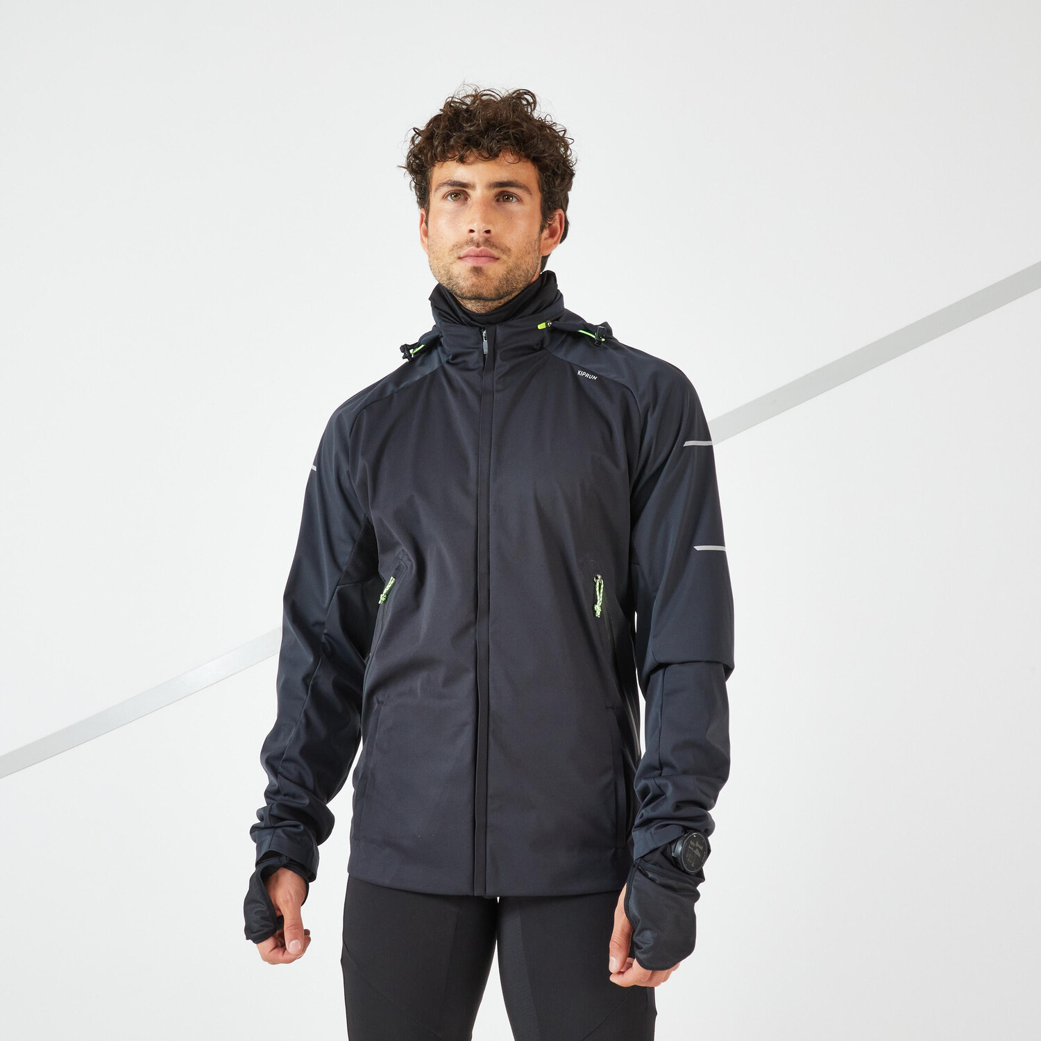 

Куртка Kiprun Warm Men's Running Windproof Water-repellent, черный/серый