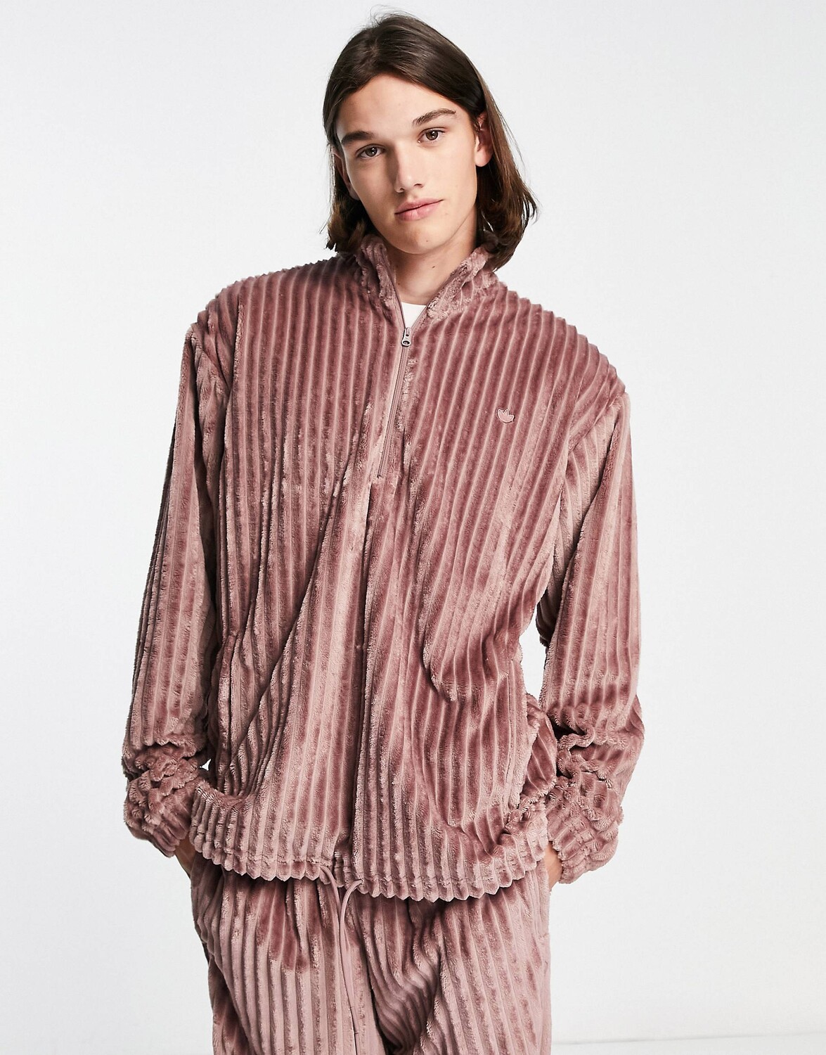

Лиловая плюшевая спортивная футболка adidas Originals Contempo, Розовый