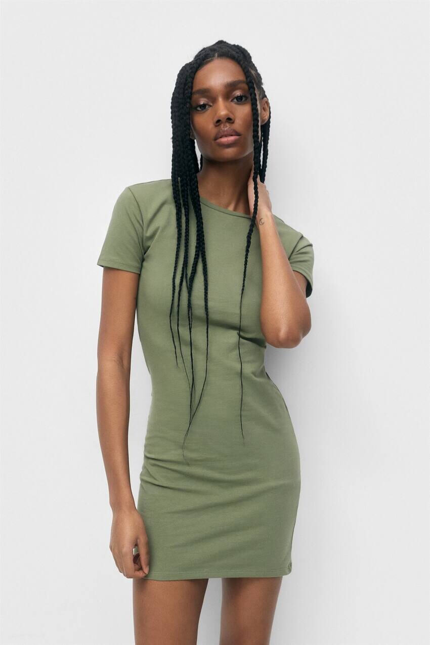 

Короткое платье с круглым вырезом Pull&Bear, бледный хаки