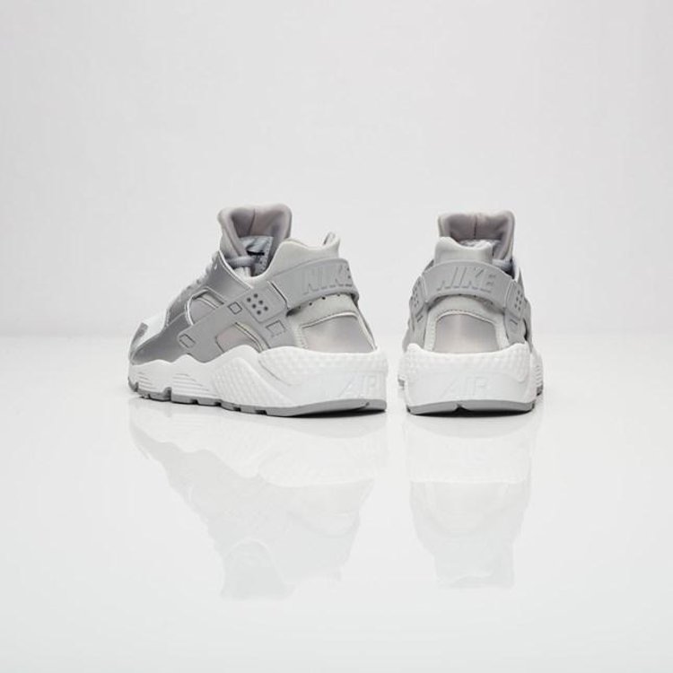 Nike Wmns Air Huarache Run SE Metallic Silver CDEK.Shopping