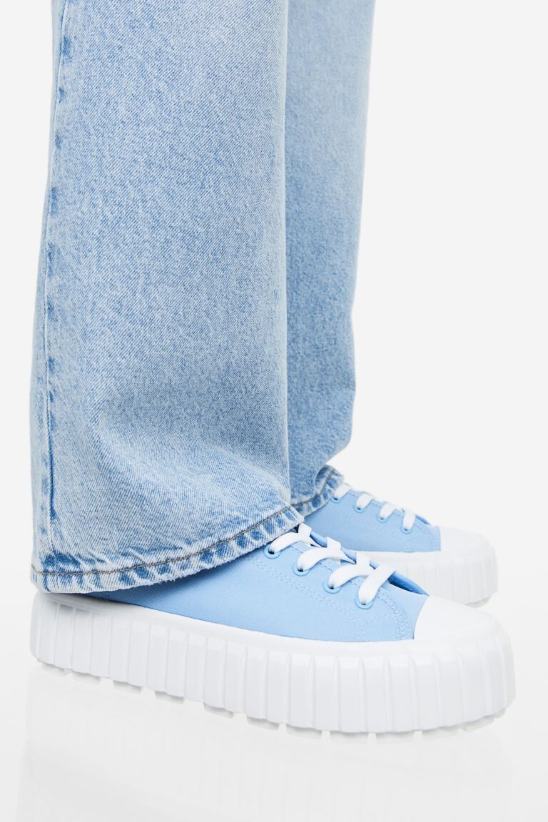 

Кроссовки на массивной платформе H&M, светло-синий