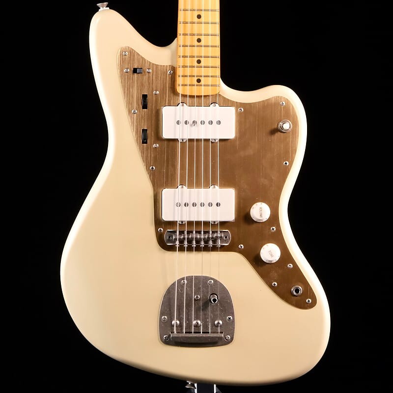 

Squier 40th Anniversary Vintage Edition Jazzmaster - Satin Desert Sand Squier 40th Anniversary Edition Jazzmaster -