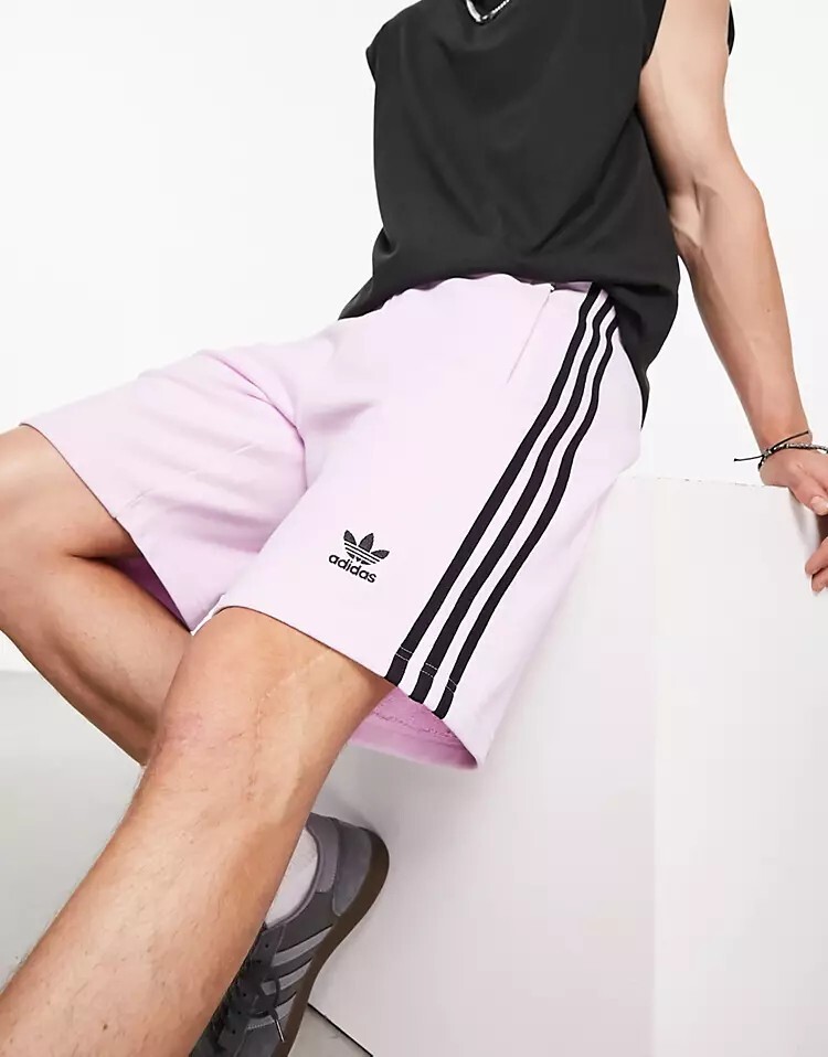 

Розовые шорты с 3 полосками adidas Originals adicolor classics, розовый