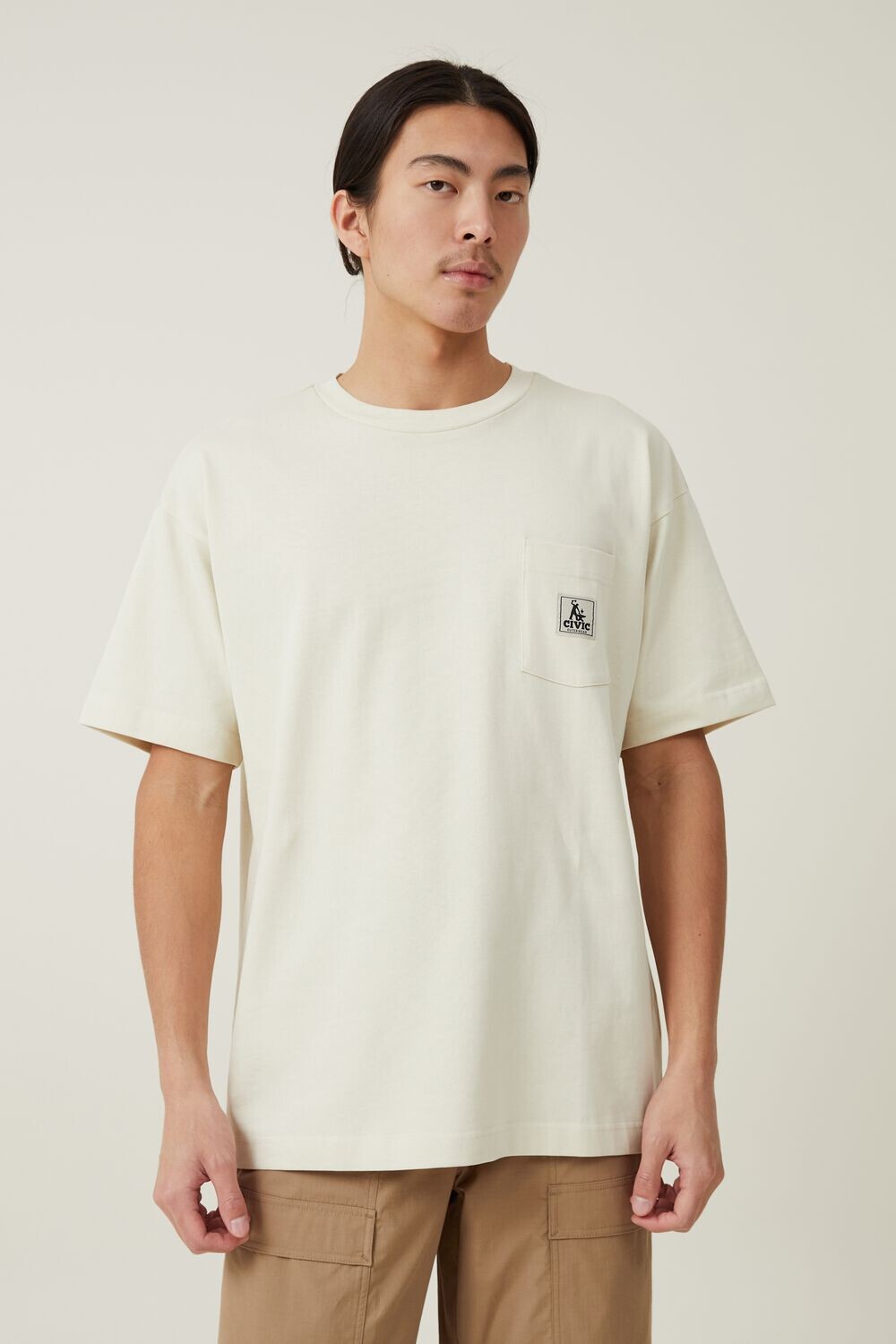 

Футболка с карманами Box Fit Cotton On