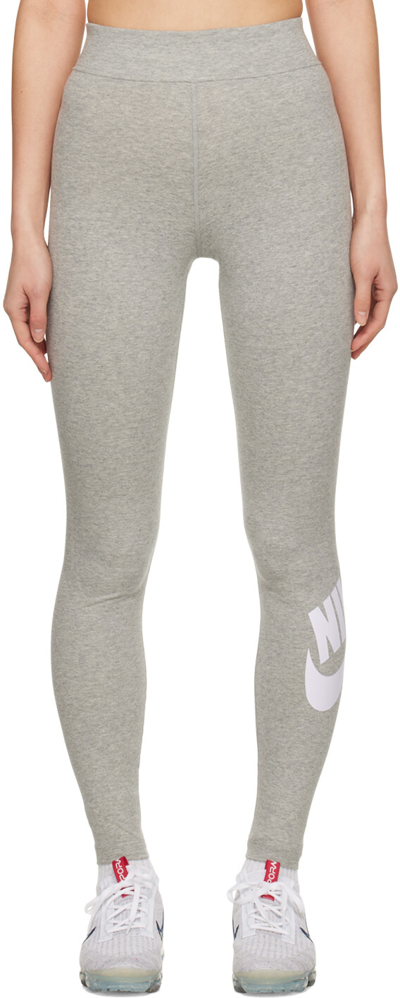 

Серые леггинсы Sportswear Essential Nike