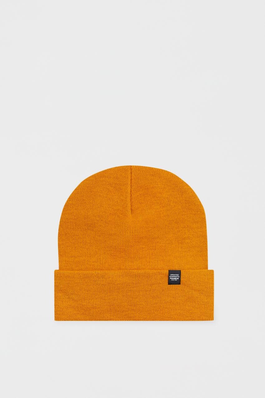 

Базовая вязаная шапка Pull&Bear, горчица