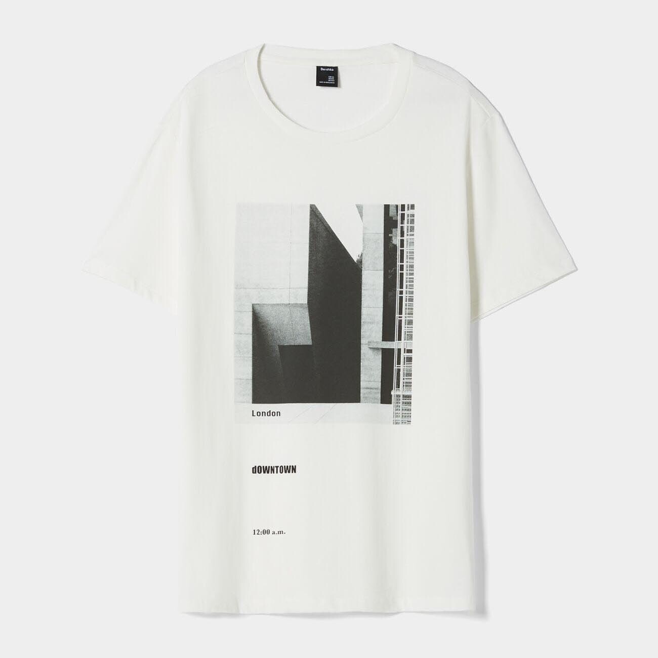 

Футболка Bershka Short Sleeve Photographic Print, белый