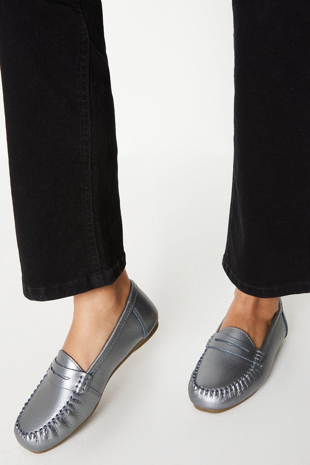 

Хорошо для подошвы: комфортные кожаные лоферы Nessa Dorothy Perkins, серый