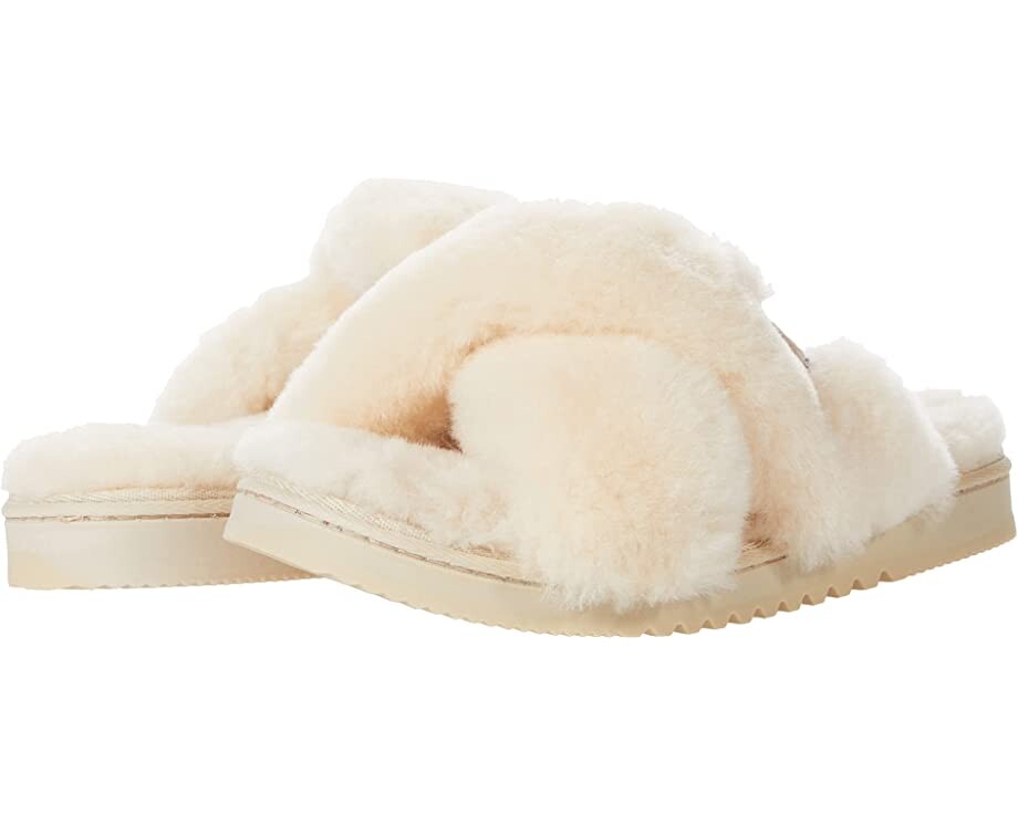 

Слипперы New Castle Genuine Shearling Cross Band Slide FIRESIDE by Dearfoams, кремовый
