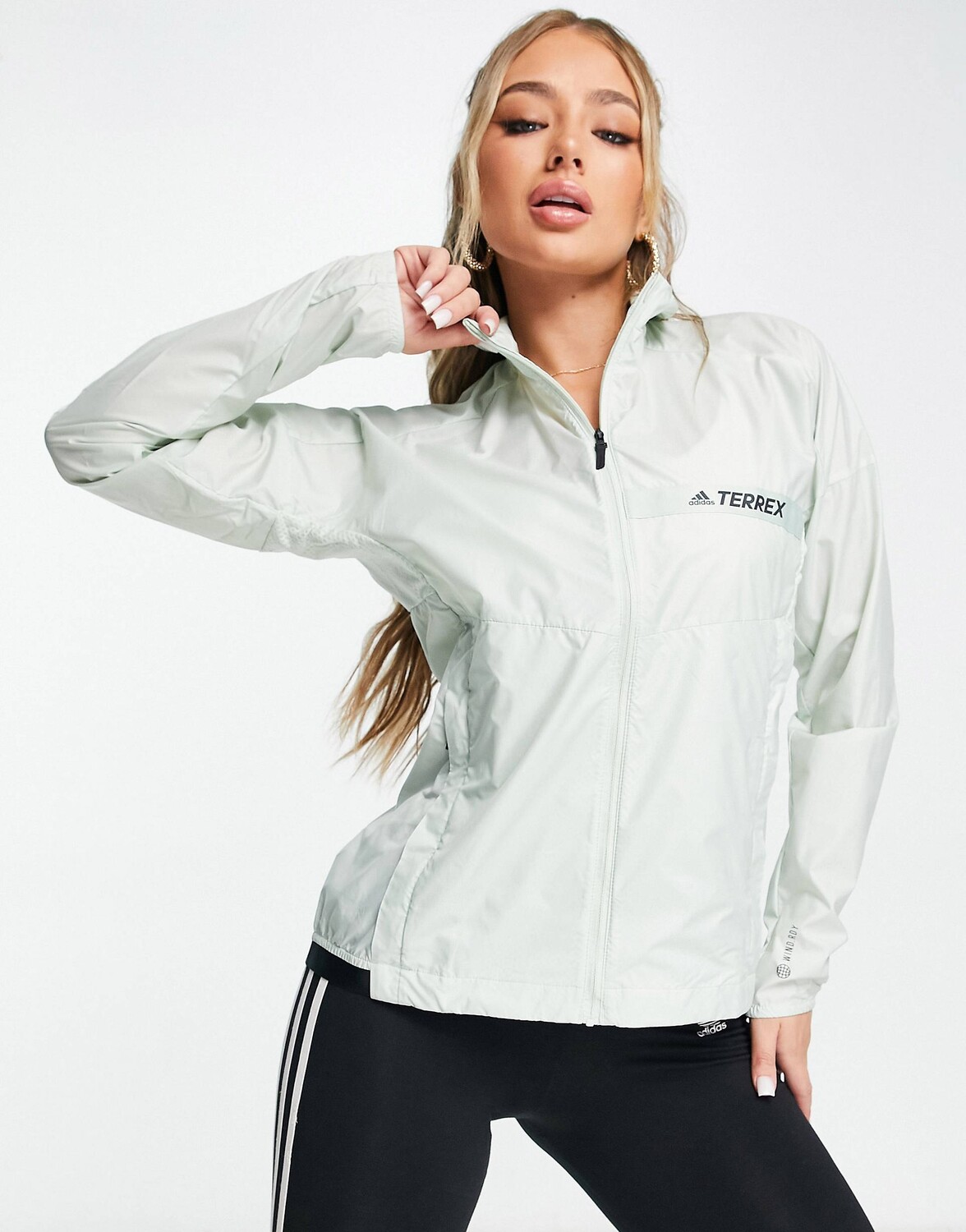 

Мятная ветровка на молнии с логотипом adidas Terrex