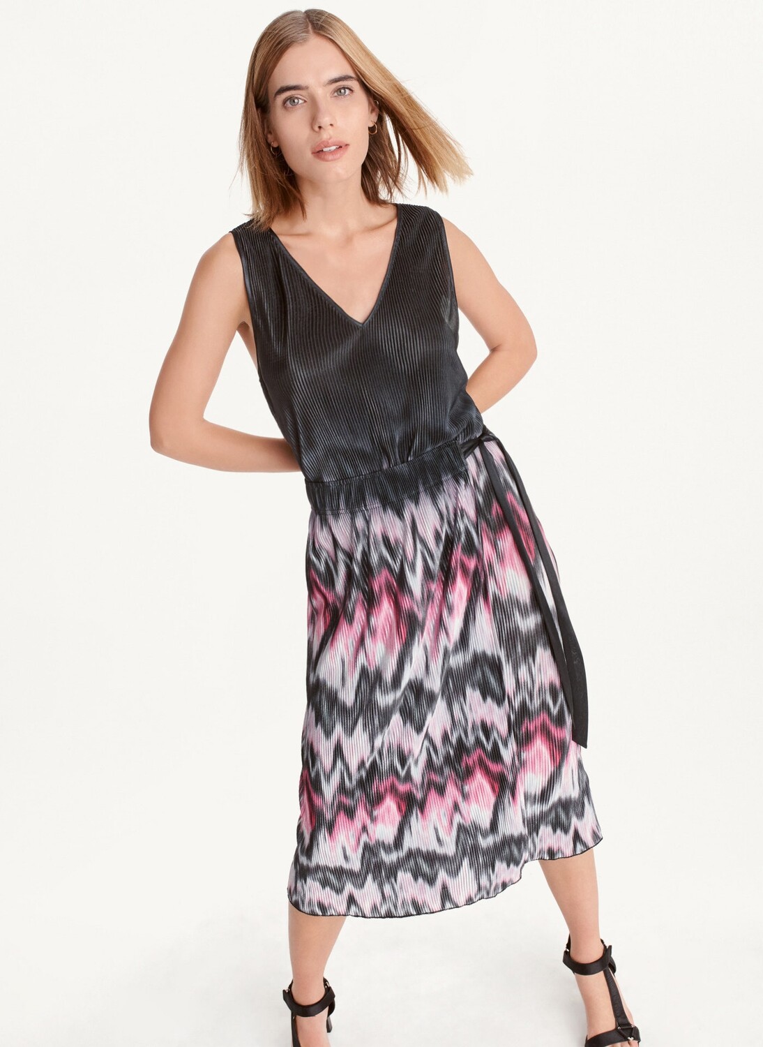 

Платье с принтом DKNY