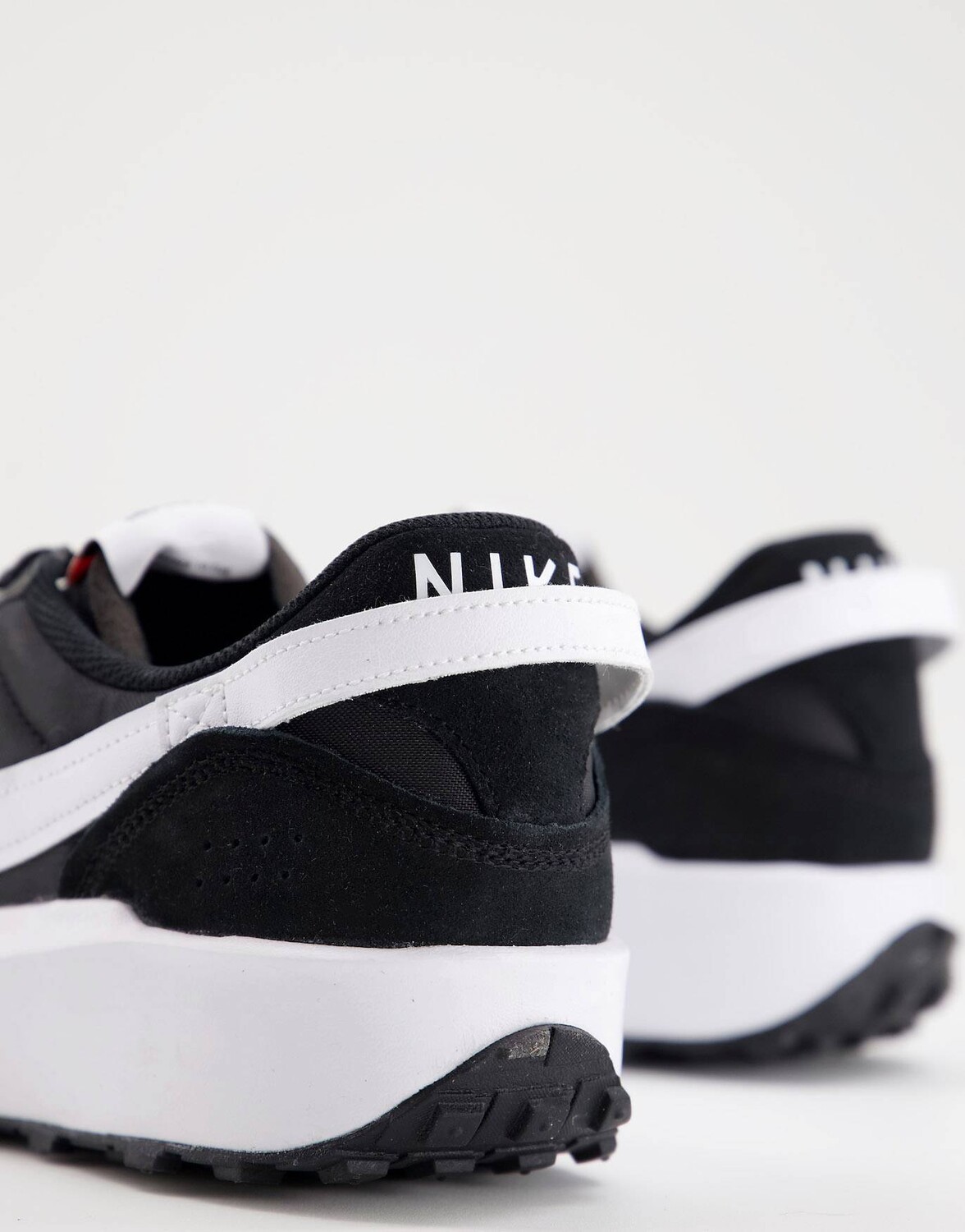 Черно-белые кроссовки Nike Waffle Debut – купить с доставкой из-за ...
