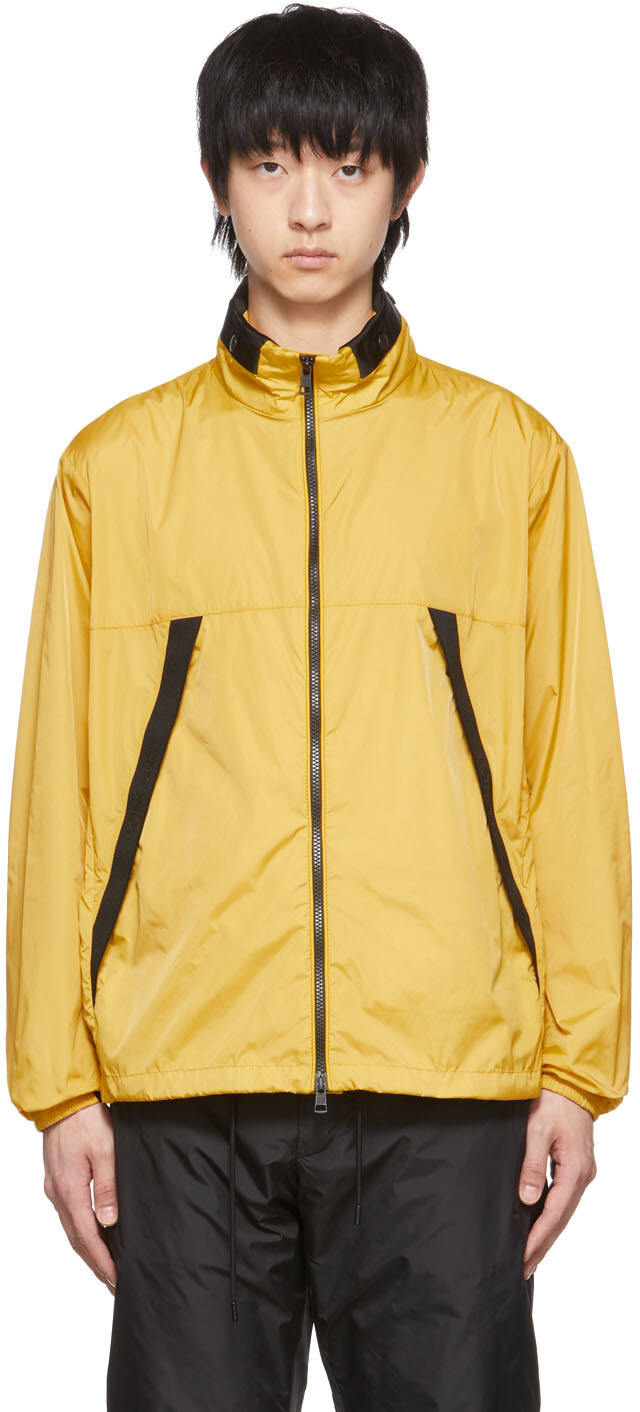 

Желтая куртка хейдзи Moncler, Желтый