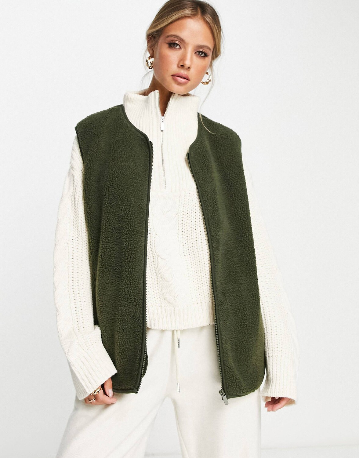 

Флисовый жилет цвета хаки ASOS DESIGN