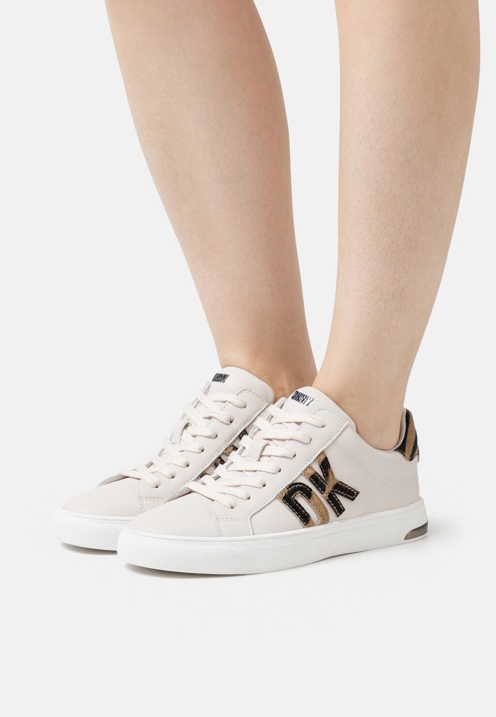 

Кеды DKNY