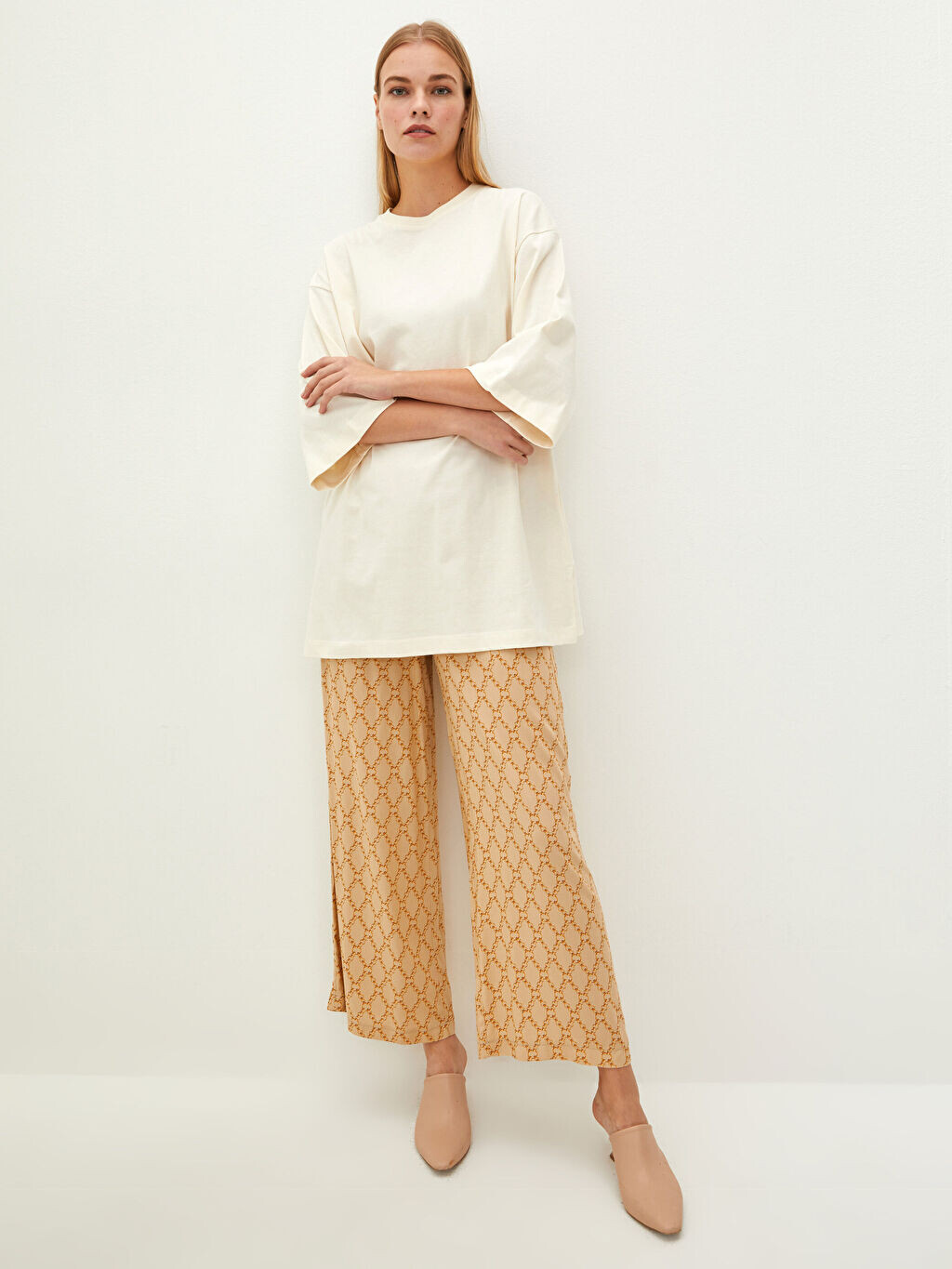 

Широкие женские брюки из вискозы с эластичным поясом и узором LCW Modest
