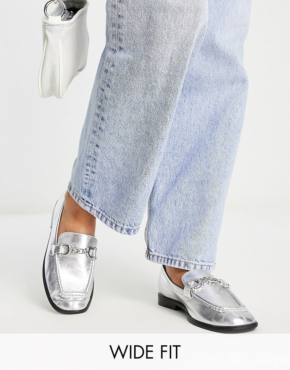 

Серебристые кожаные лоферы Wide Fit с цепочкой Topshop