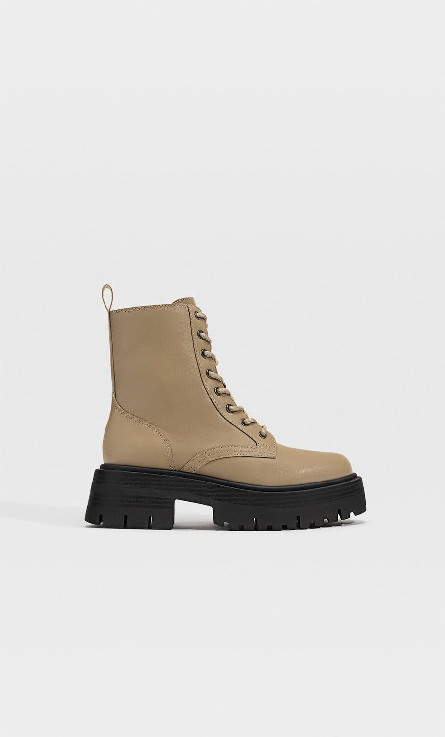 

Ботинки xl на шнуровке Stradivarius, бежевый