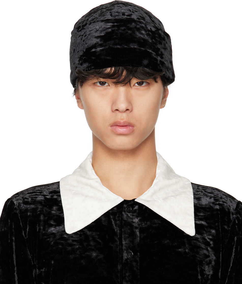 

Эксклюзивная черная шапка SSENSE Anna Sui