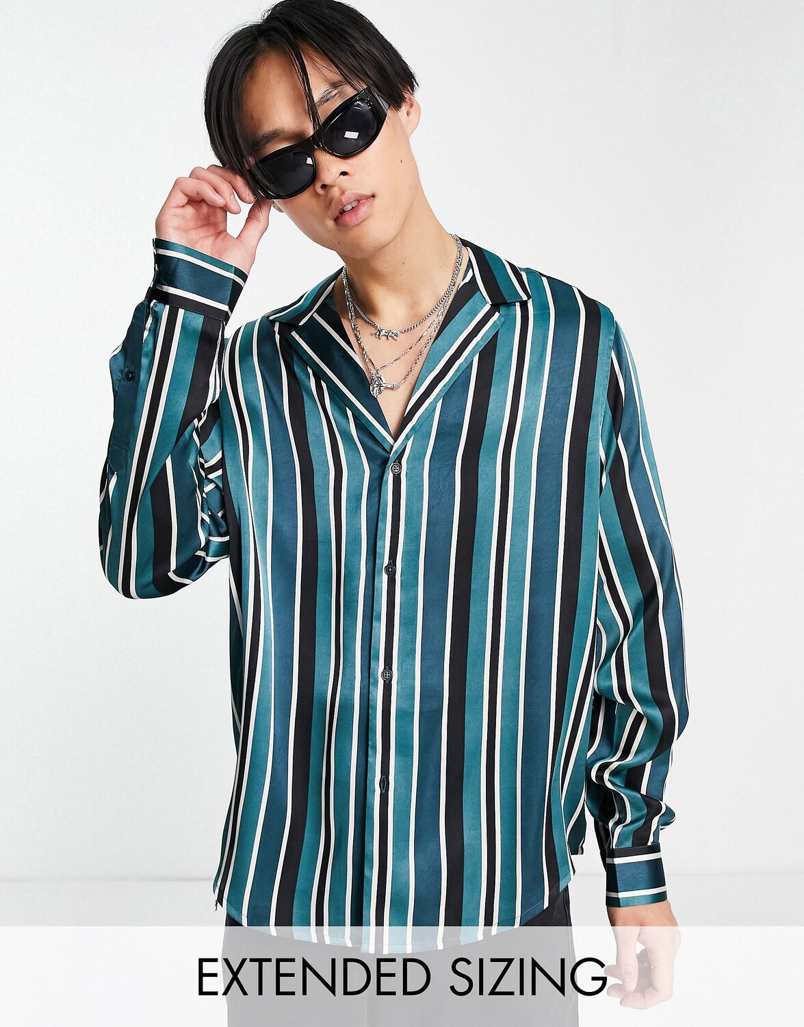 

Свободная атласная рубашка в сине-серую полоску ASOS DESIGN