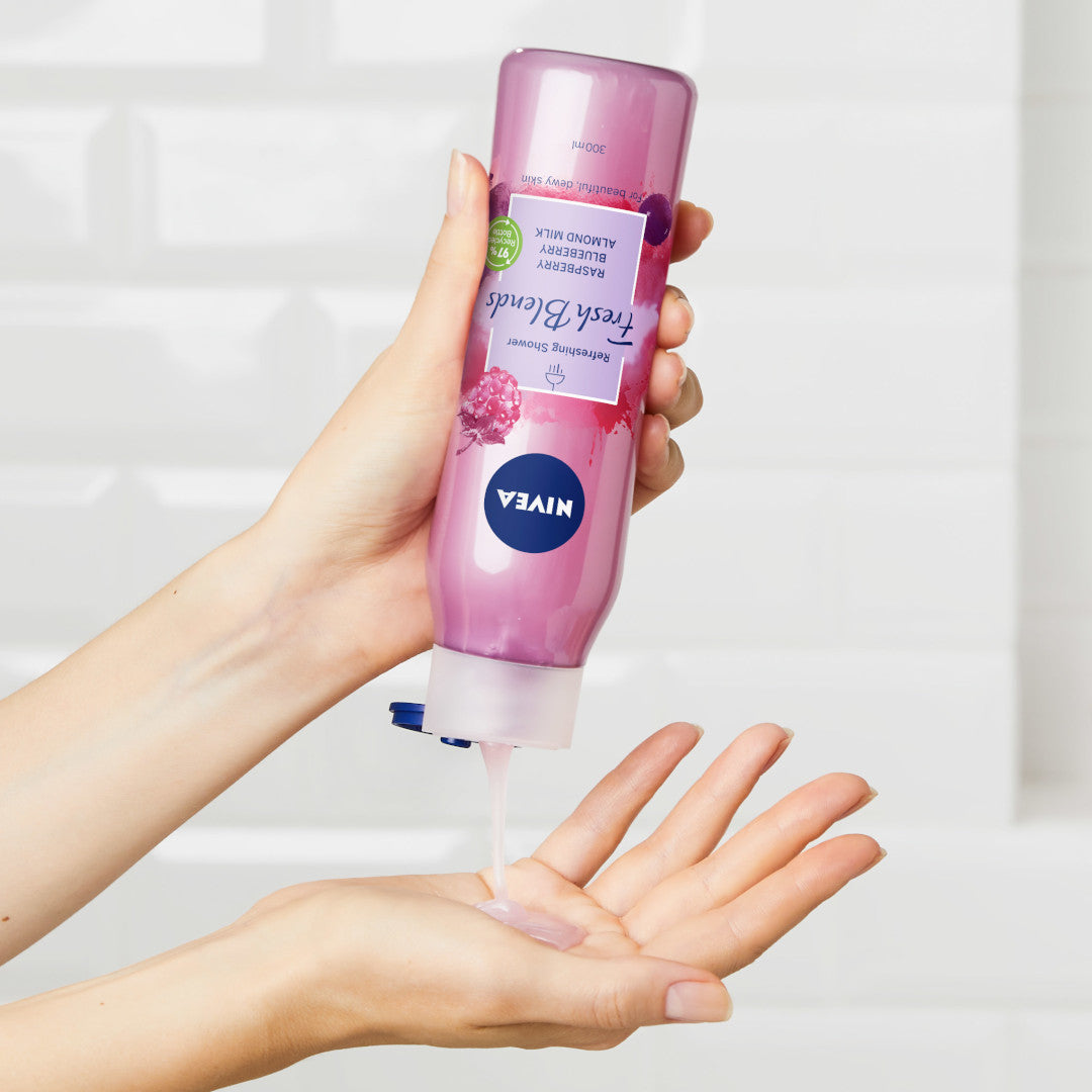 Nivea Освежающий гель для душа Fresh Blends Refreshing Shower Малина,  черника и миндальное молоко 300мл – купить по выгодным ценам с доставкой  из-за рубежа через сервис «CDEK.Shopping»