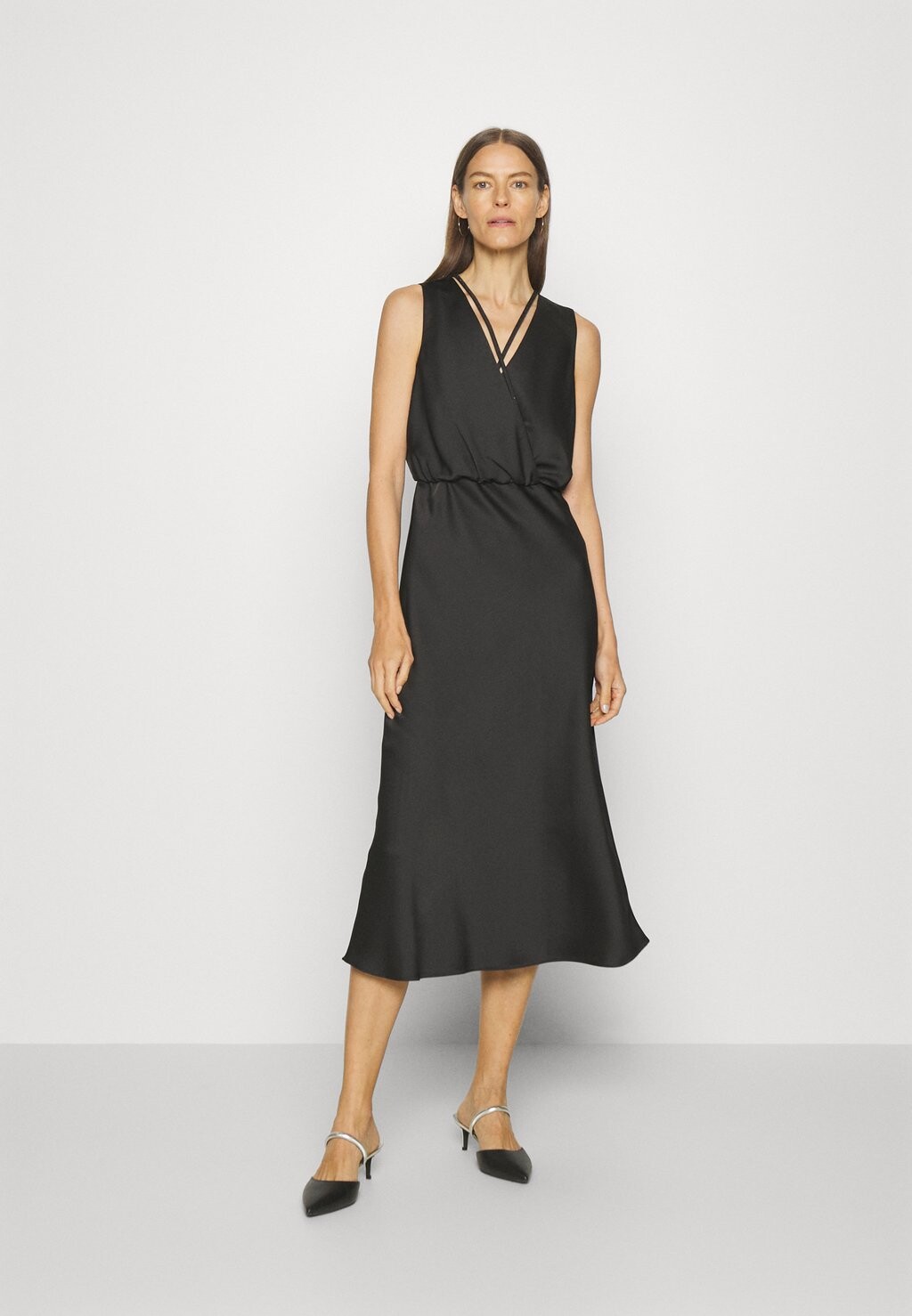 

Коктейльное/праздничное платье STUD STRAP MIDI DRSS DKNY, цвет black