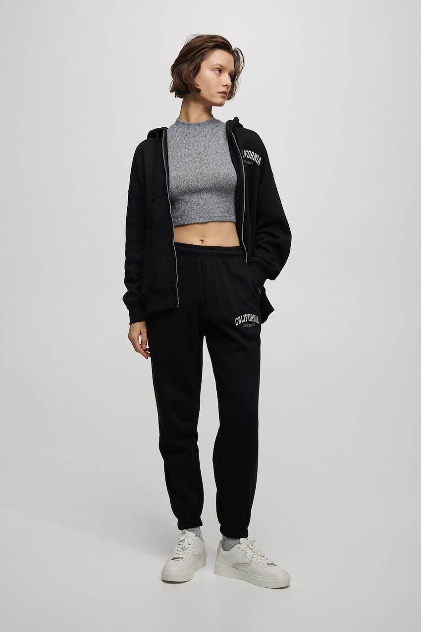

Джоггеры Varsity из флиса Pull&Bear, черный