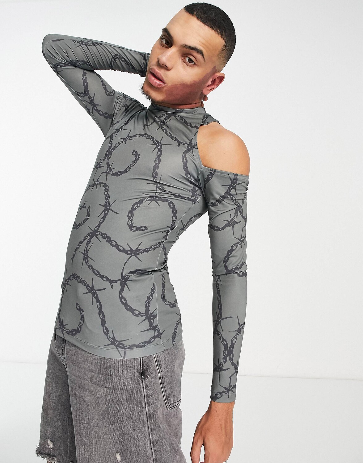 

Серая облегающая футболка с вырезами и длинными рукавами ASOS DESIGN со сплошным принтом ASOS DESIGN, Серый