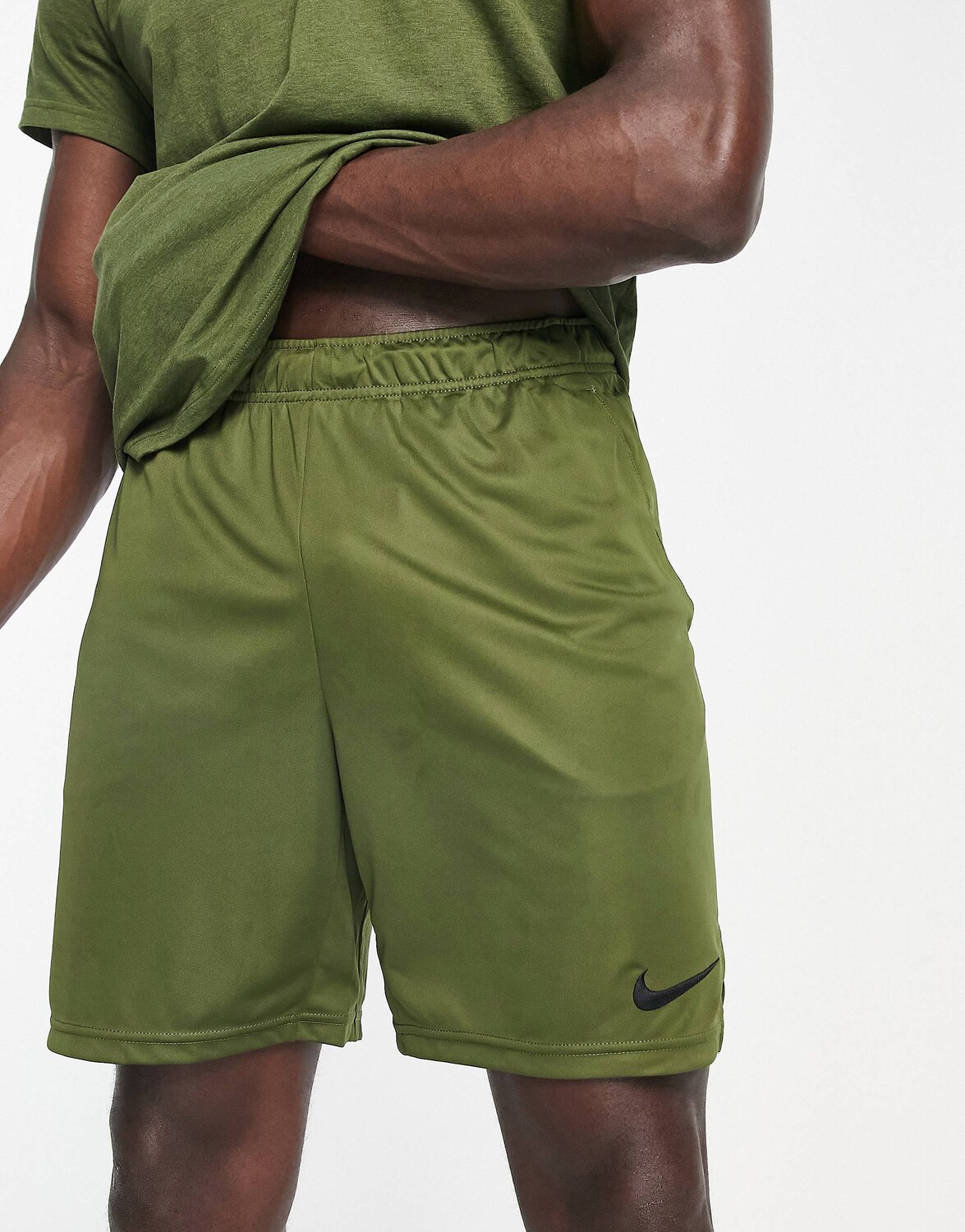 

Трикотажные шорты цвета хаки Nike Training 6.0