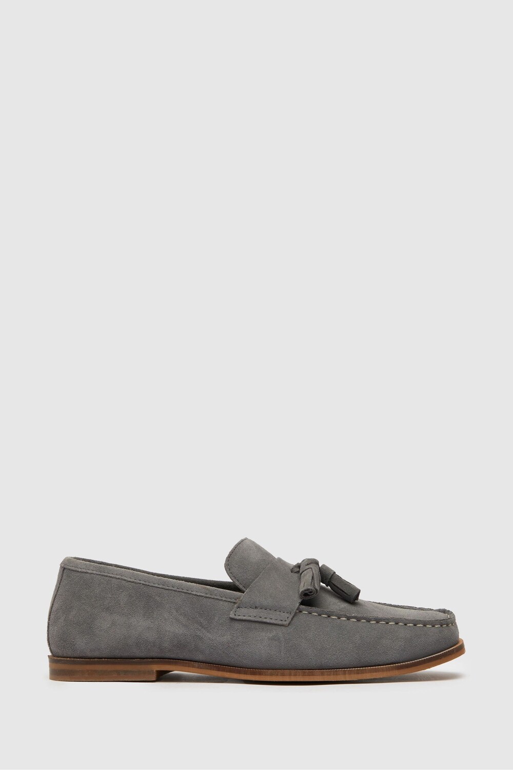 

Лоферы с квадратными носами Schuh, серый